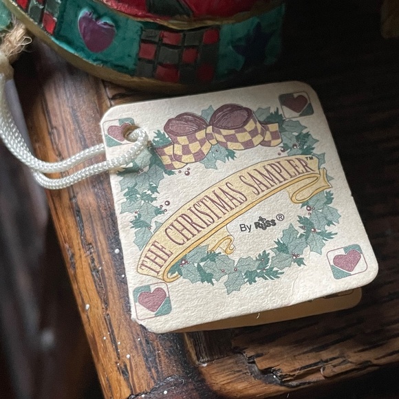 Vintage Wooden Christmas ANGEL Figurine y Russ Berrie Dangling Legs With TAGS - Picture 5 of 9